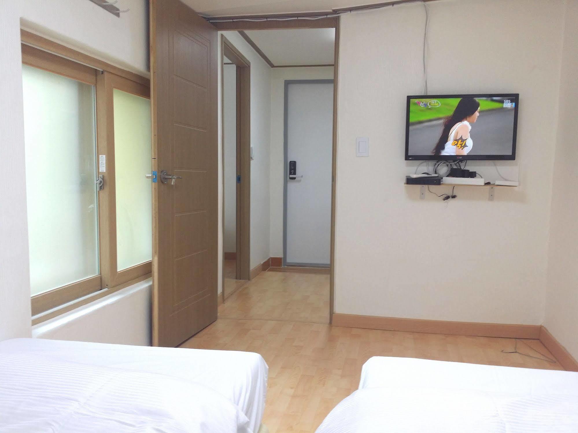 Myeongdong Guesthouse Сеул Екстериор снимка